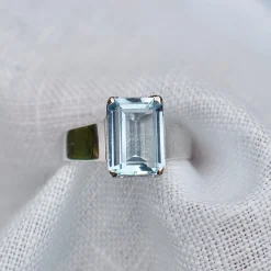 18ct and Palladium Aquamarine Solitaire Ring