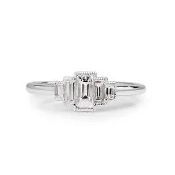 18ct White Gold 5 Stone Baguette Ring