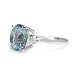 18ct White Gold Aquamarine and Old Cut Diamond 3 Stone Ring