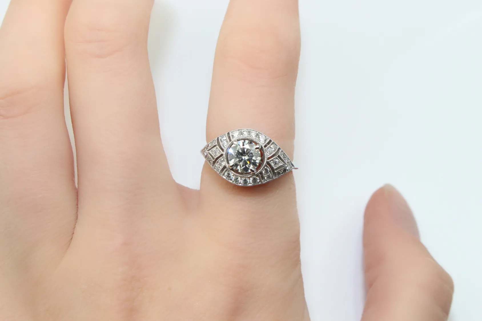 18ct White Gold Art Deco Style Diamond Ring