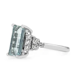 18ct White Gold Deco Style Aquamarine and Diamond Ring
