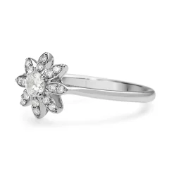 9ct White Gold Diamond Daisy Ring