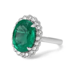 18ct White Gold Emerald and Diamond Daisy Style Ring
