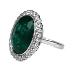 18ct White Gold Emerald and Diamond Daisy Style Ring
