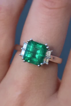 18ct White Gold Emerald and Diamond Ring