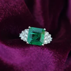 18ct White Gold Emerald and Diamond Deco Style Ring
