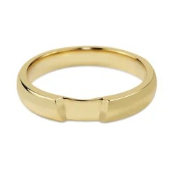 18ct White Gold Fitted Cut Out Band Ring