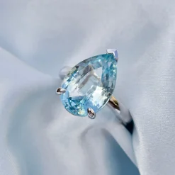 18ct White Gold Pear Aquamarine Solitaire Ring