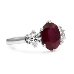 18ct White Gold Ruby and Diamond 3 Stone Diamond Ring