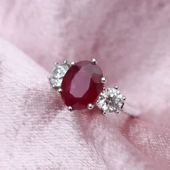 18ct White Gold Ruby and Diamond 3 Stone Diamond Ring