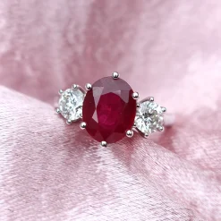 18ct White Gold Ruby and Diamond 3 Stone Diamond Ring