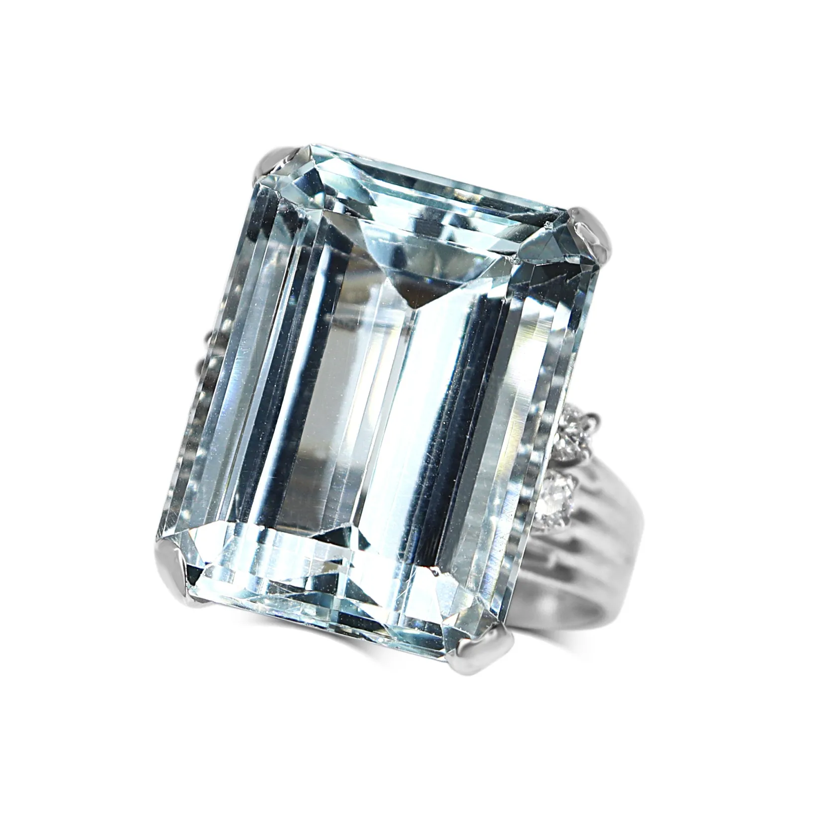 14ct White Gold Vintage Aquamarine and Diamond Ring