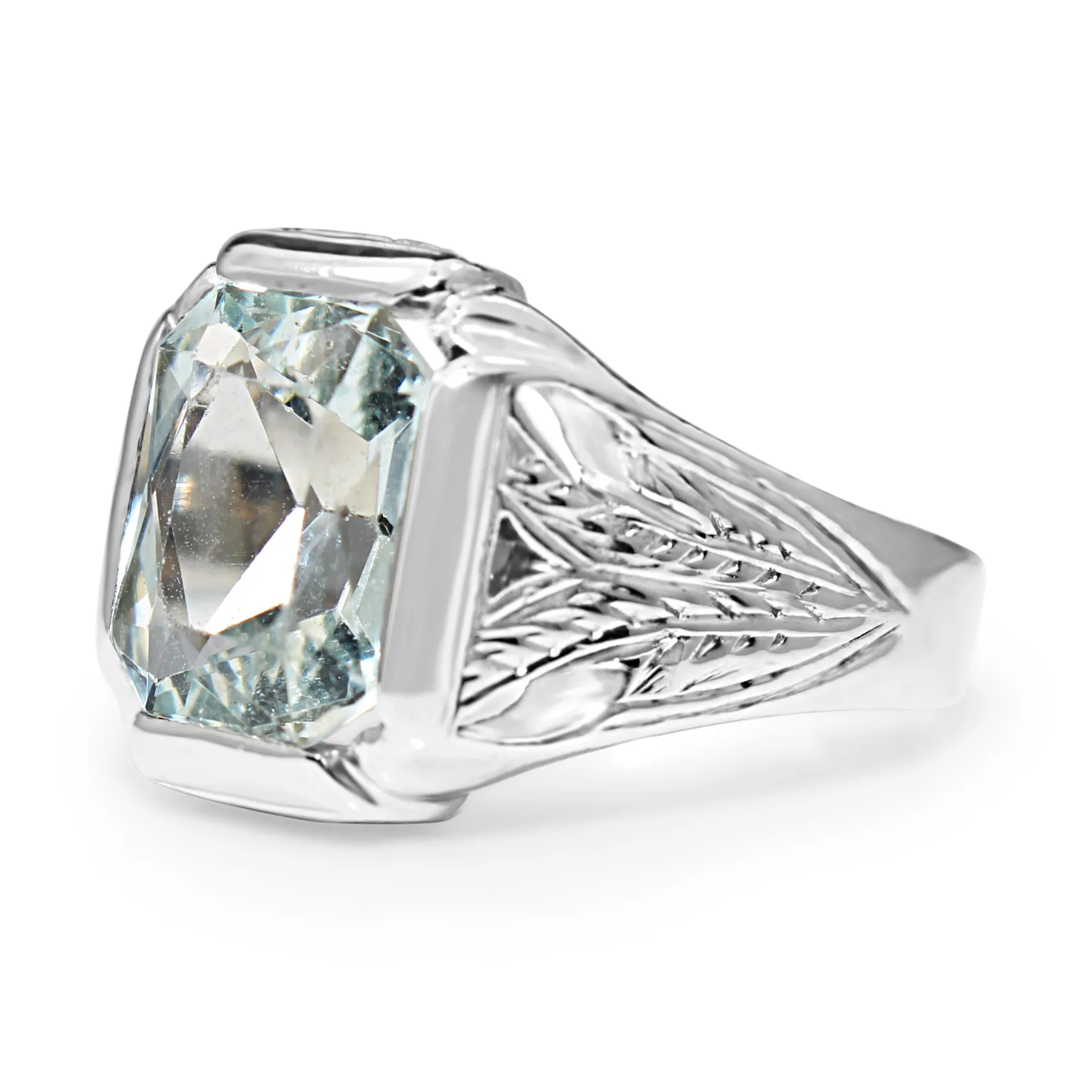 14ct White Gold Vintage Aquamarine Ring