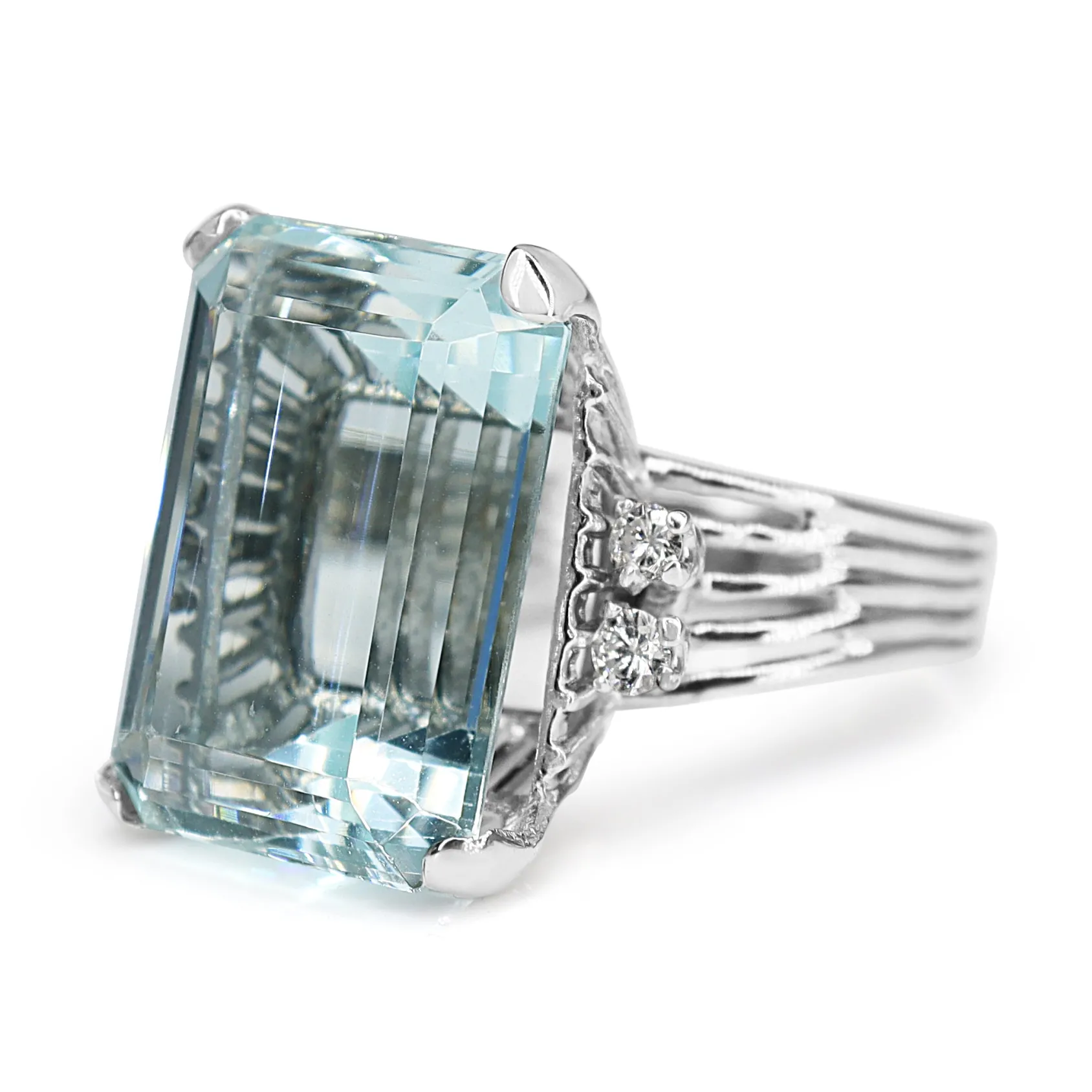 14ct White Gold Vintage Aquamarine and Diamond Ring