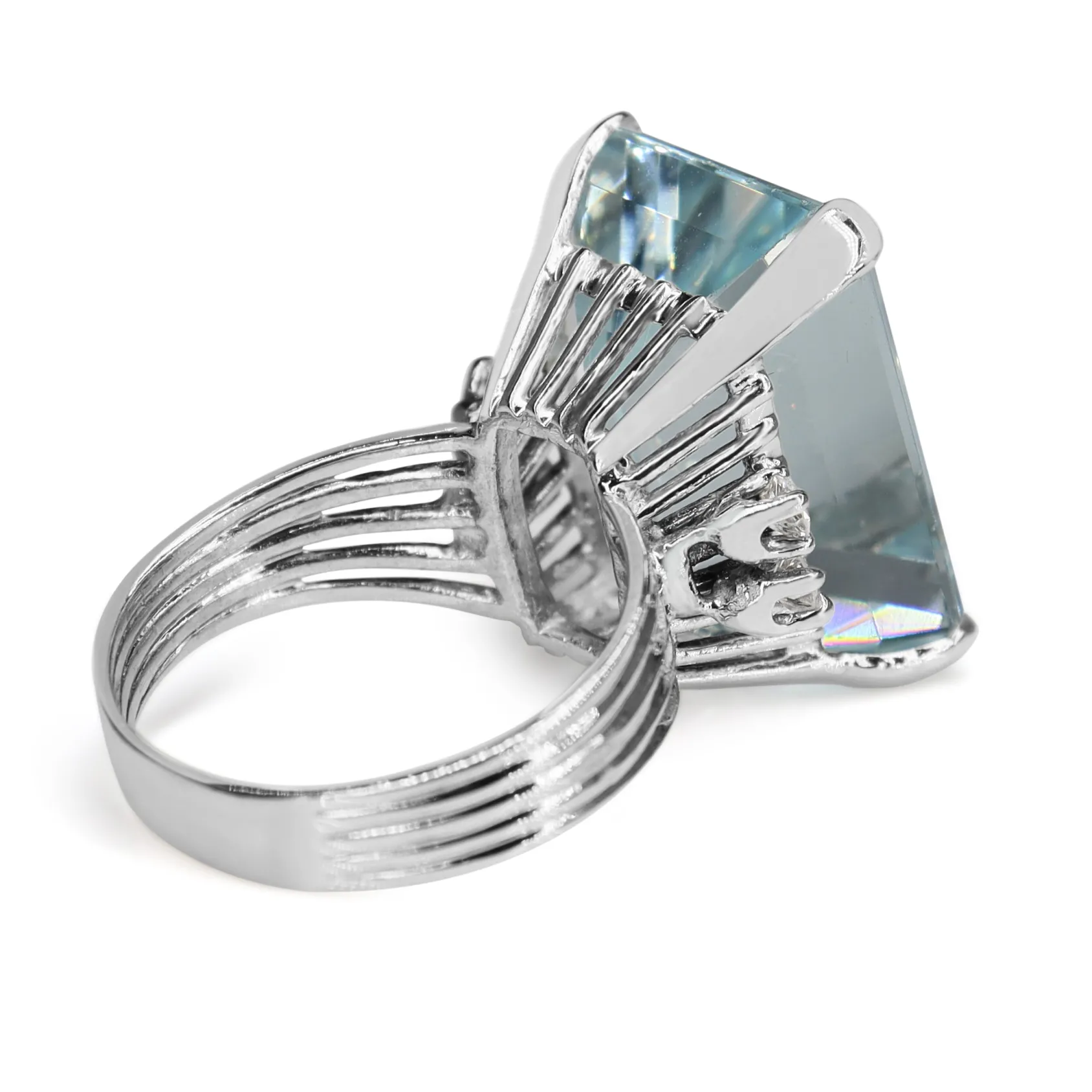 14ct White Gold Vintage Aquamarine and Diamond Ring