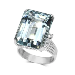 14ct White Gold Vintage Aquamarine and Diamond Ring