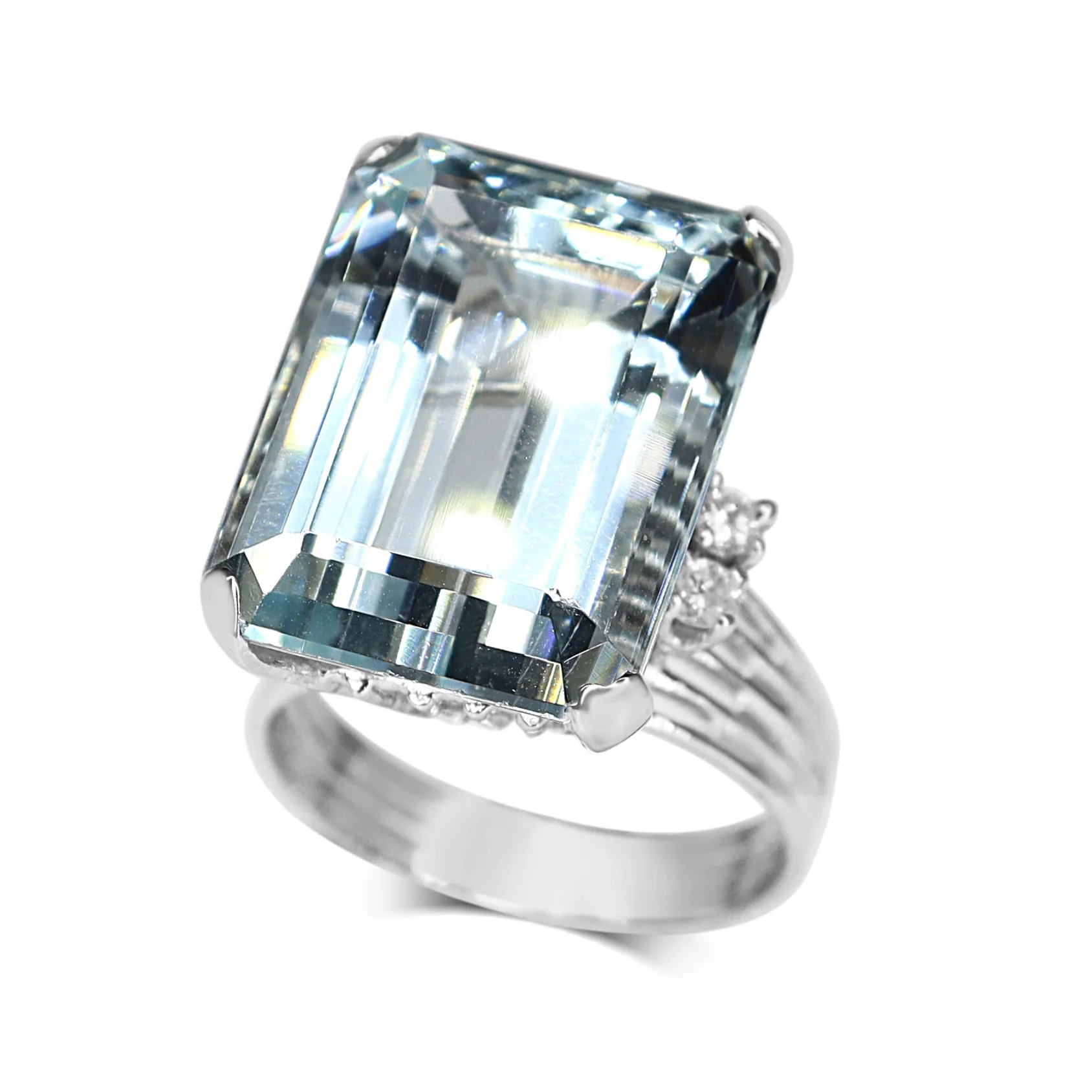 14ct White Gold Vintage Aquamarine and Diamond Ring