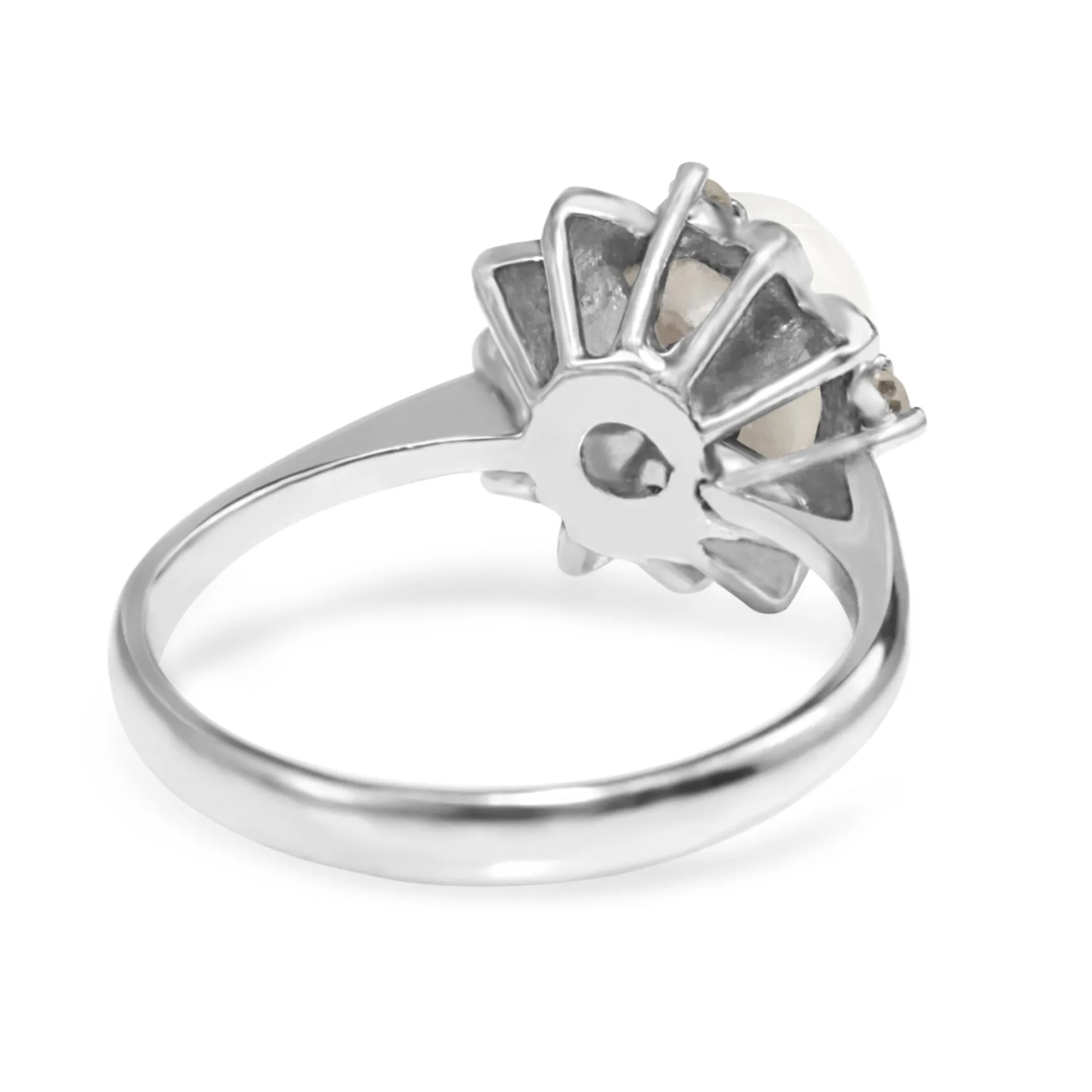 14ct White Gold Vintage Cultured Pearl and Single Cut Diamond Ring