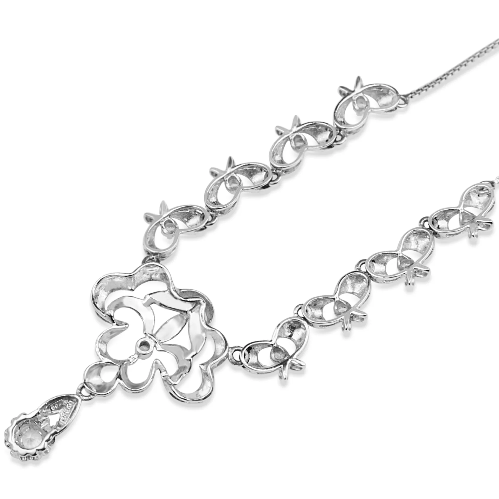 18ct White Gold Vintage Diamond Drop Necklace