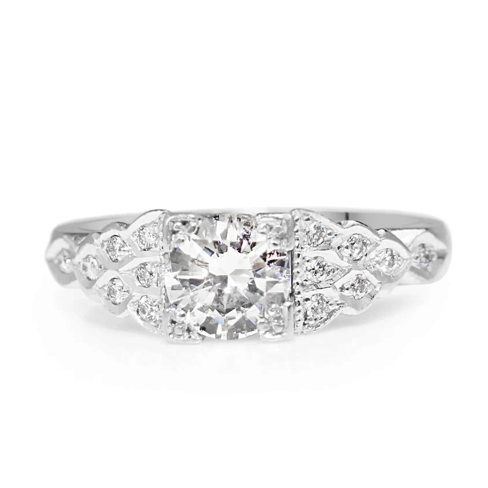 18ct White Gold Vintage Style Diamond Solitaire Ring