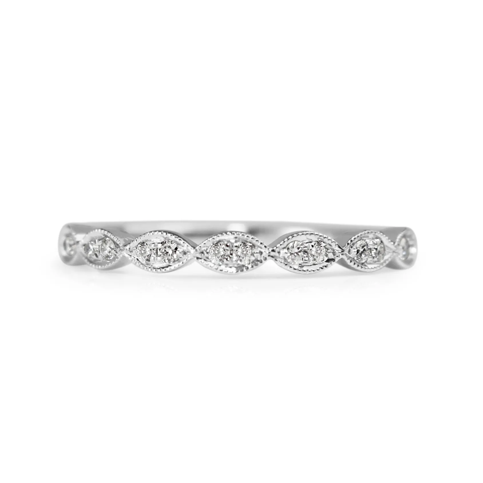 18ct White Gold Vintage Style Diamond Band