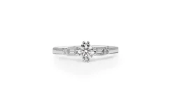 18ct White Gold Vintage Style Diamond Solitaire