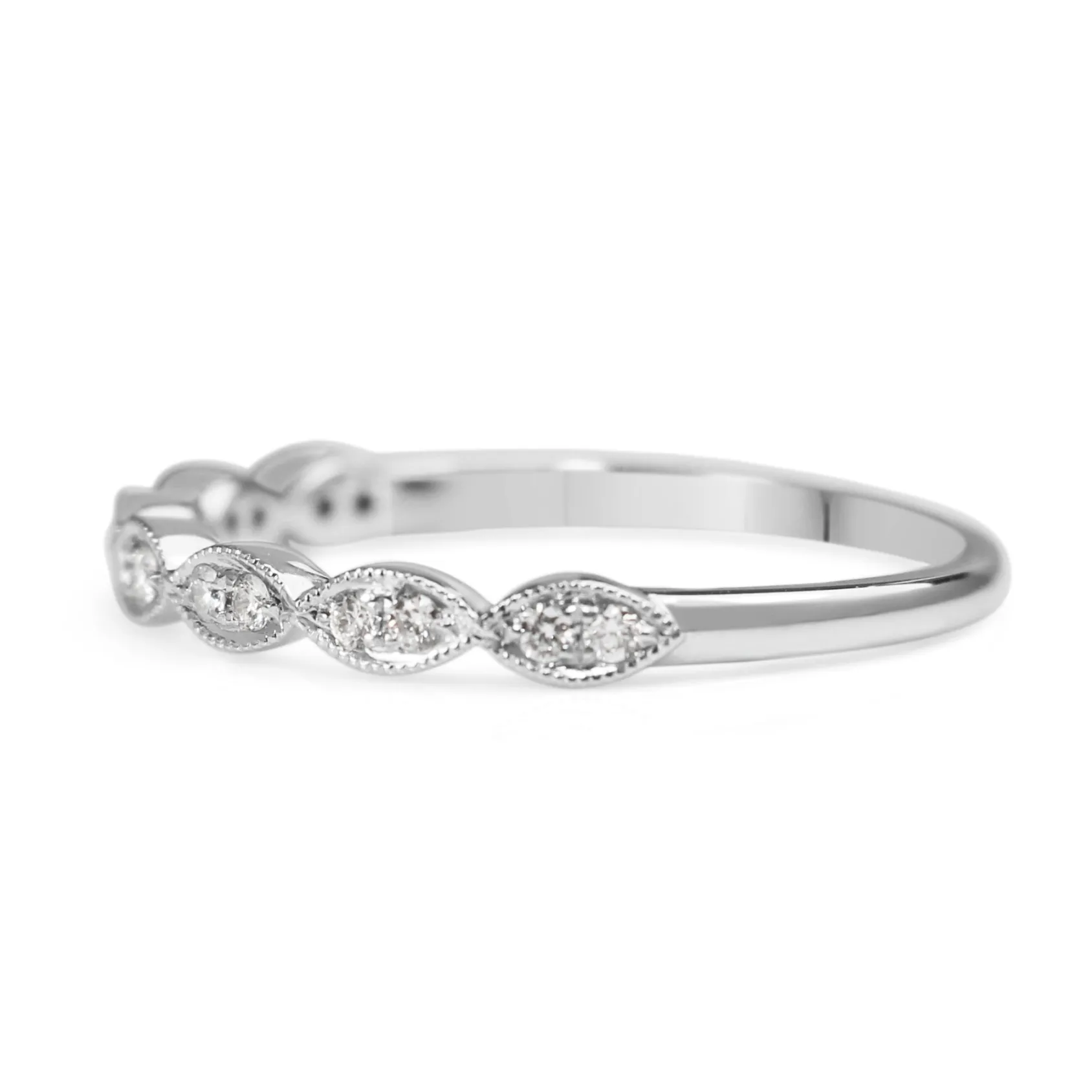 18ct White Gold Vintage Style Diamond Band