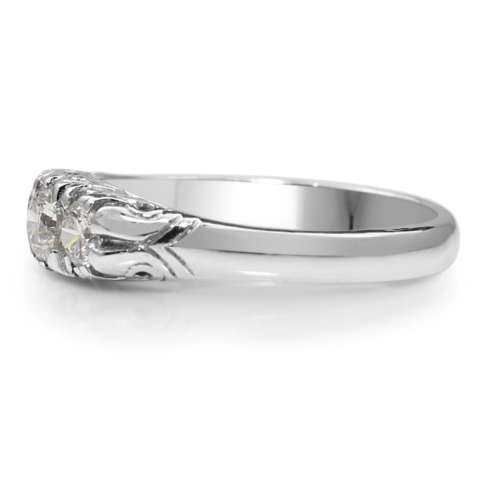 18ct White Gold Vintage Style 3 Stone Diamond Ring
