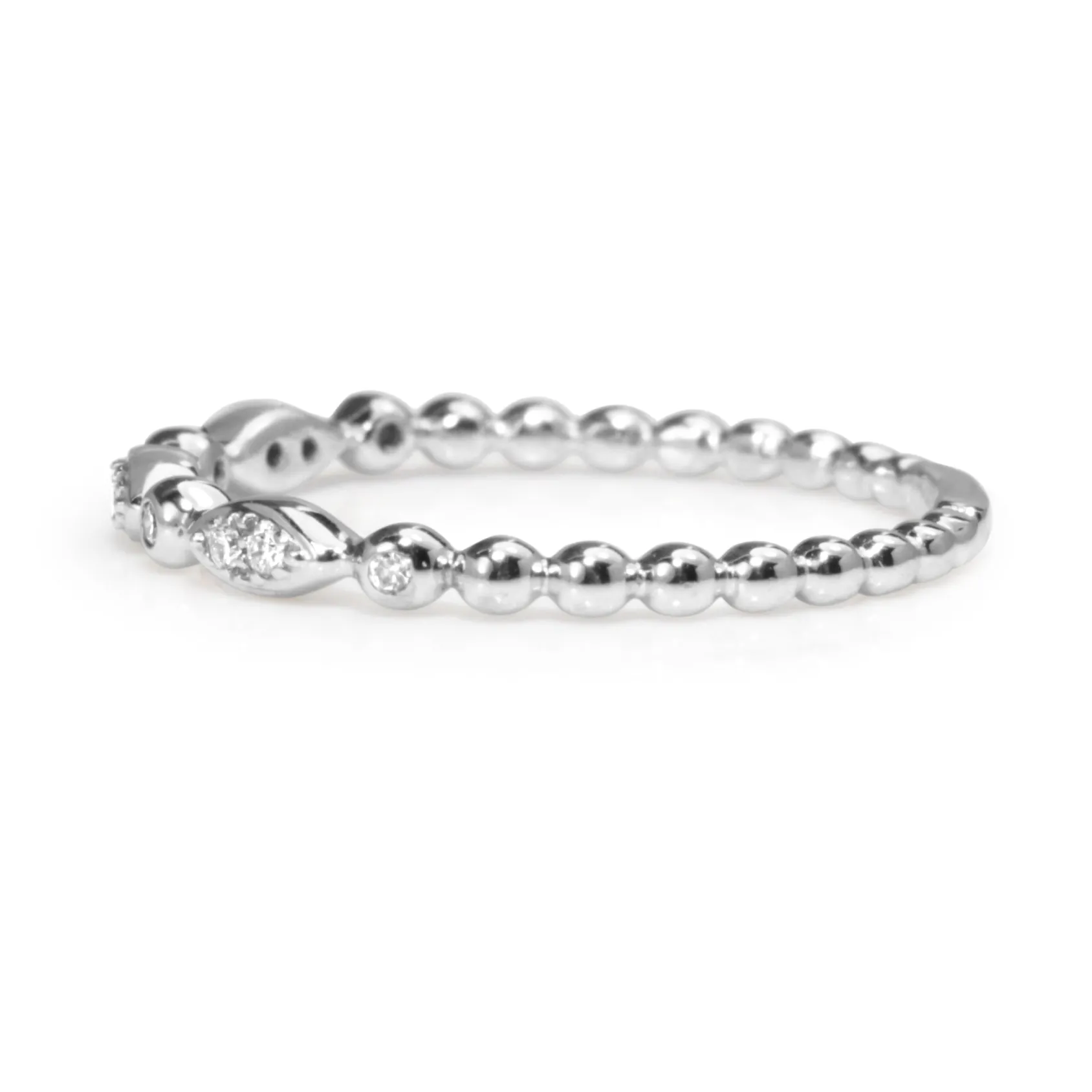 9ct White Gold Vintage Style Diamond Band