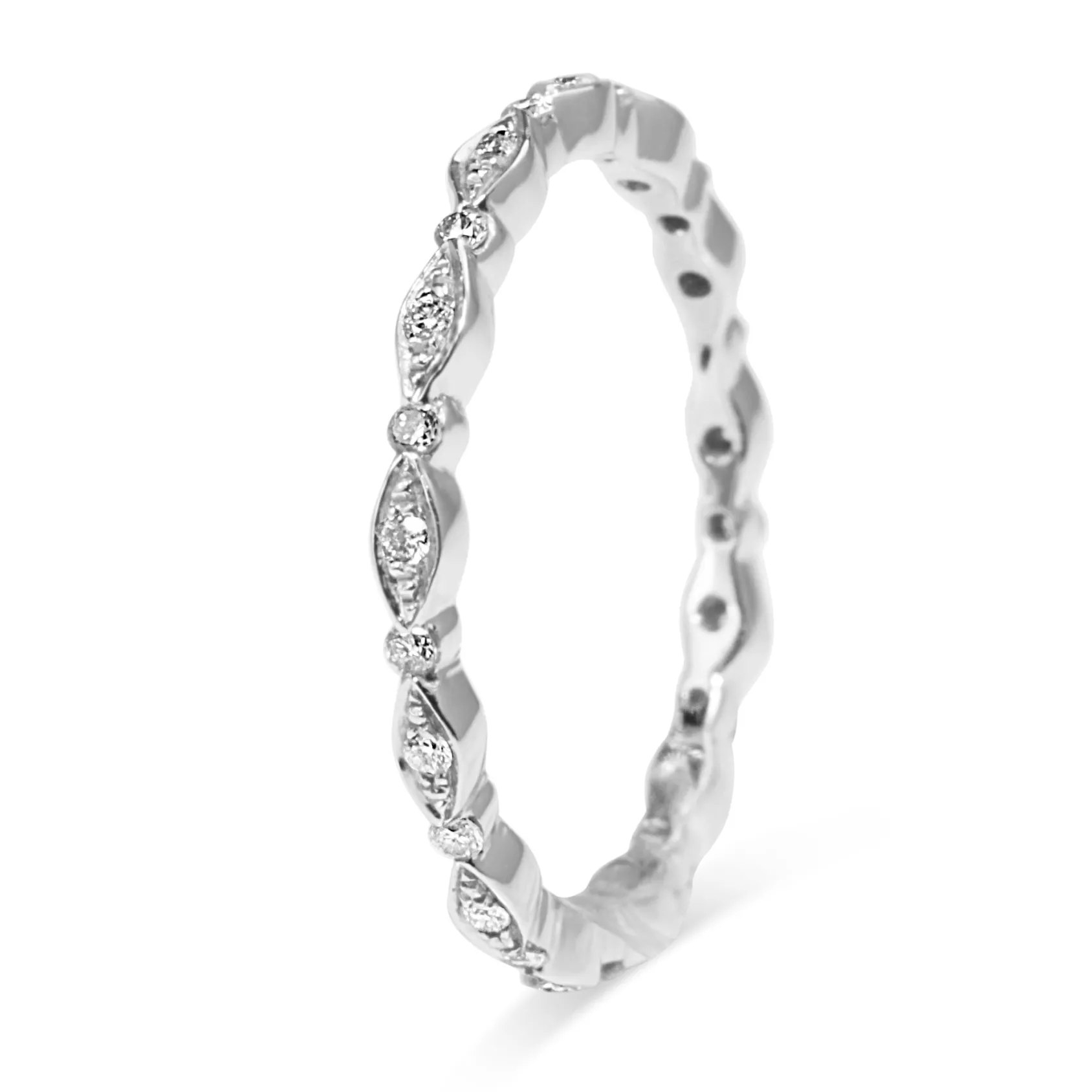 18ct White Gold Vintage Style Diamond All Round Band