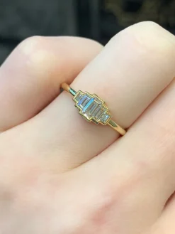 18ct Yellow Gold Baguette Diamond 5 Stone Ring