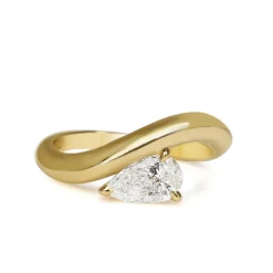 18ct Yellow Gold East West Pear Diamond Twist Diamond Ring