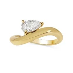 18ct Yellow Gold East West Pear Diamond Twist Diamond Ring