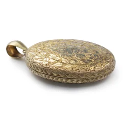 18ct Yellow Gold Large Engraved Locket