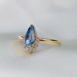 18ct Yellow Gold Pear Sapphire Tiara Style Ring