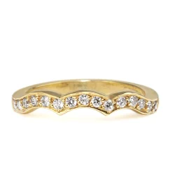 18ct Yellow Gold Shaped Diamond Band