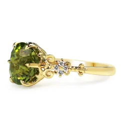 18ct Yellow Gold Vintage Style Peridot and Diamond Solitaire Ring