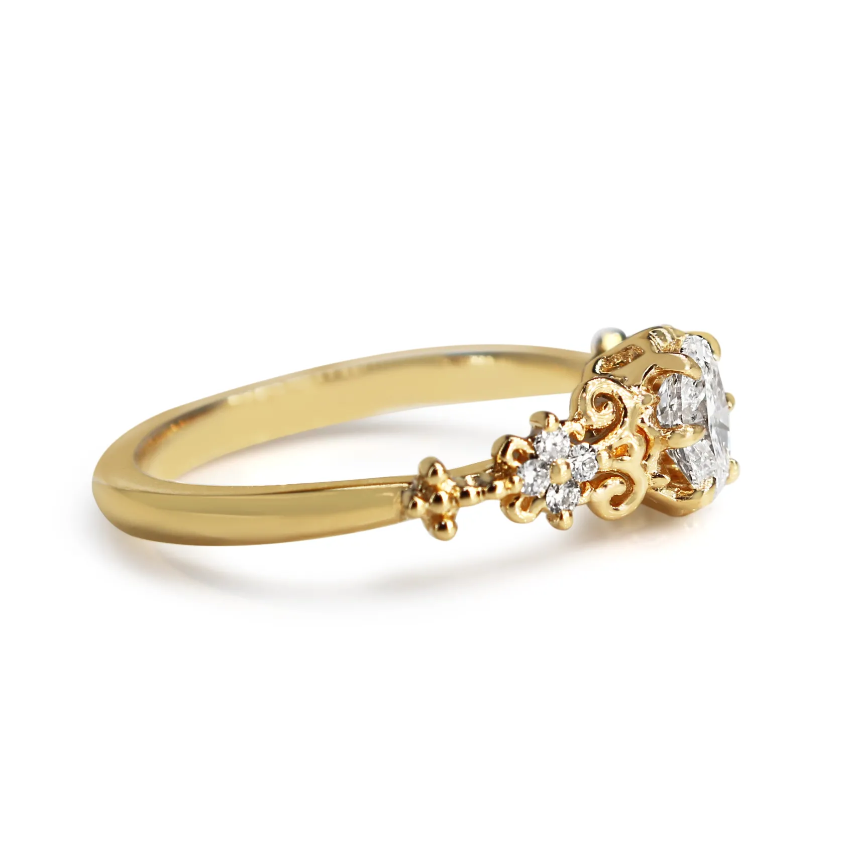 18ct Yellow Gold Vintage Style Oval Diamond Solitaire Ring