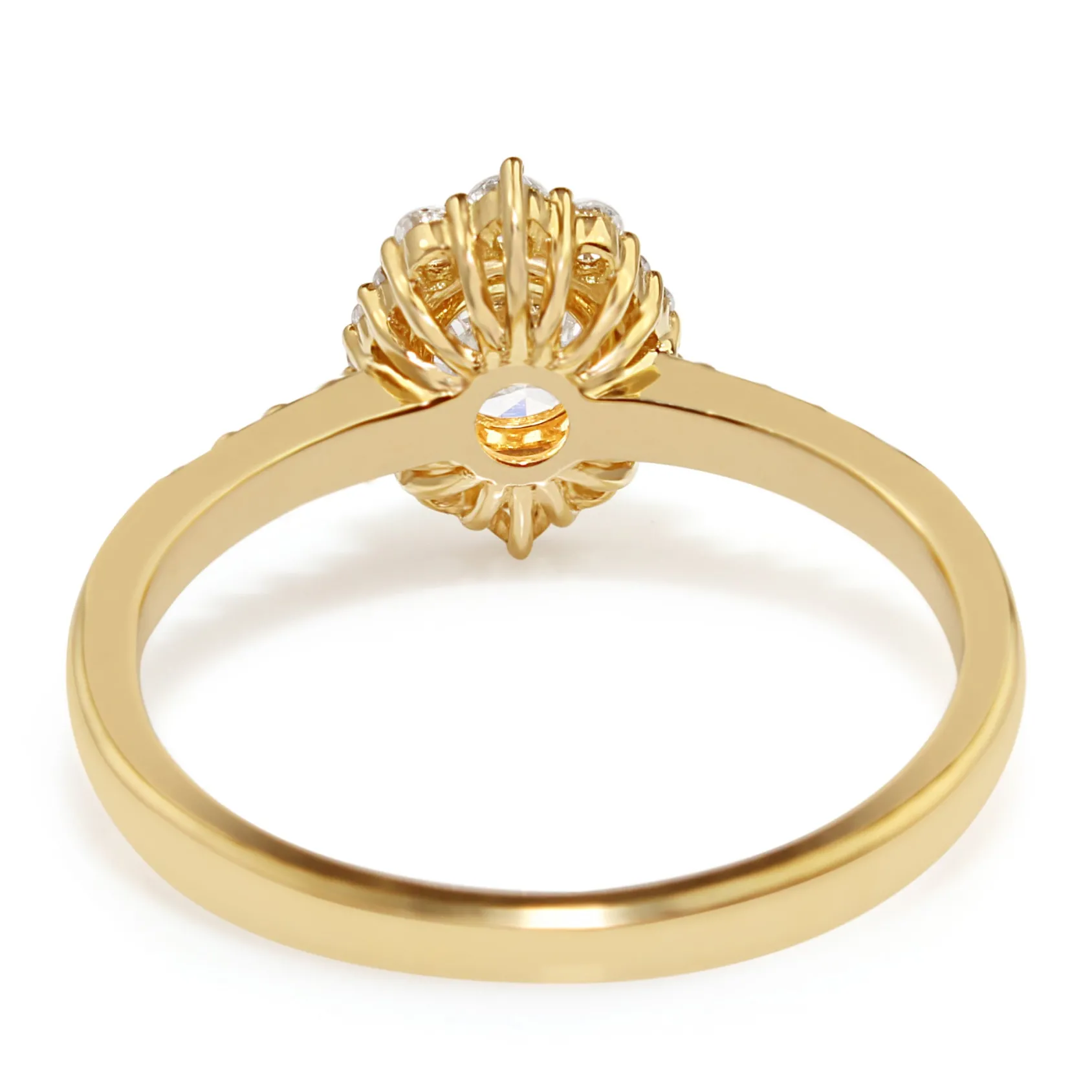 18ct Yellow Gold Vintage Style Diamond Halo Ring