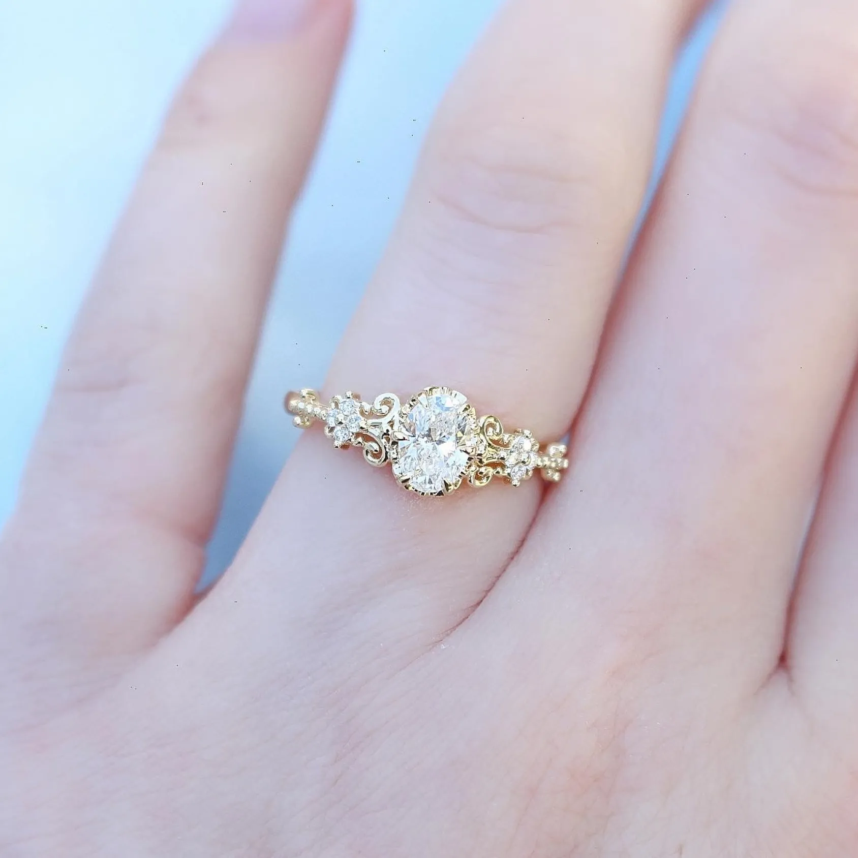 18ct Yellow Gold Vintage Style Oval Diamond Solitaire Ring